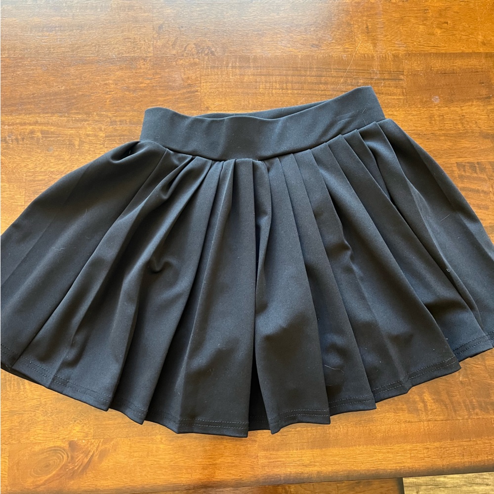 Black Medium Indero Active Pleated Skort NWOT